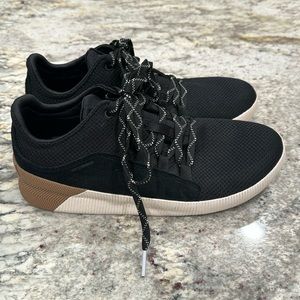 Women’s size 7 Sorel waterproof sneakers